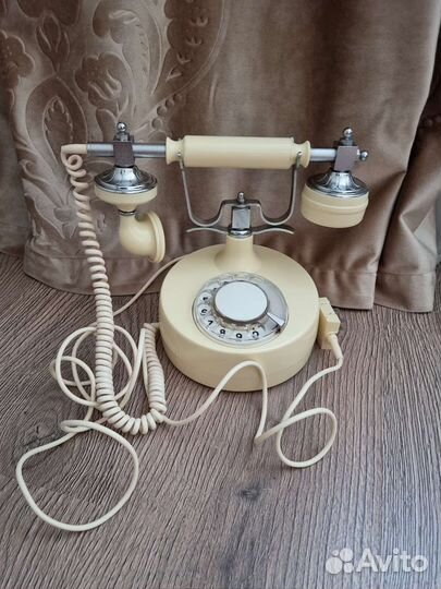 Ретро телефон