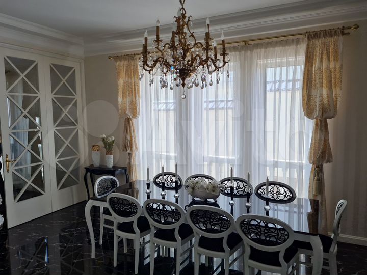 Дом 643 м² на участке 11,5 сот.