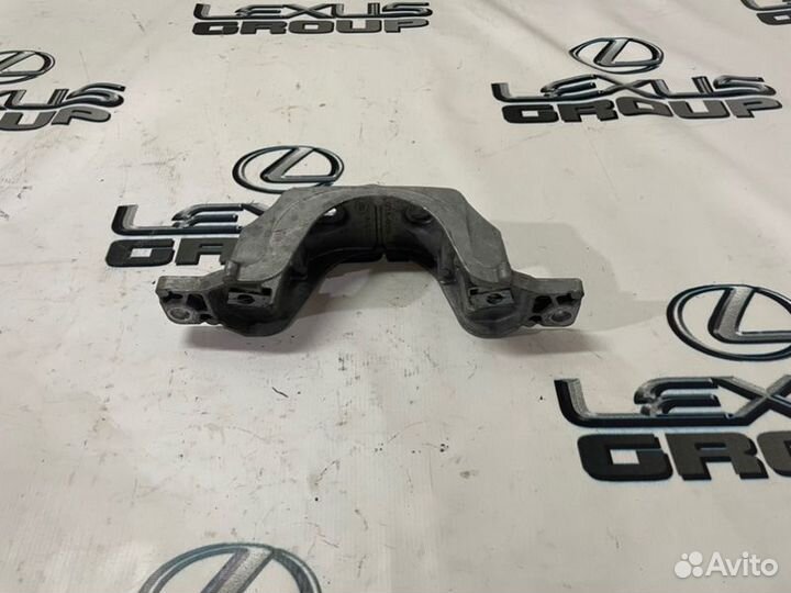 Кронштейн карданного вала Land Rover Range Rover S