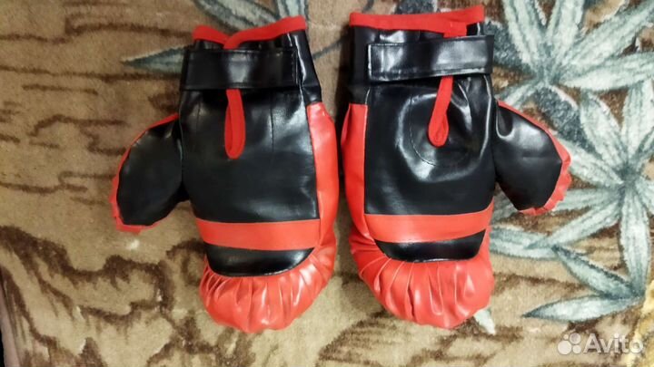 Боксерские перчатки