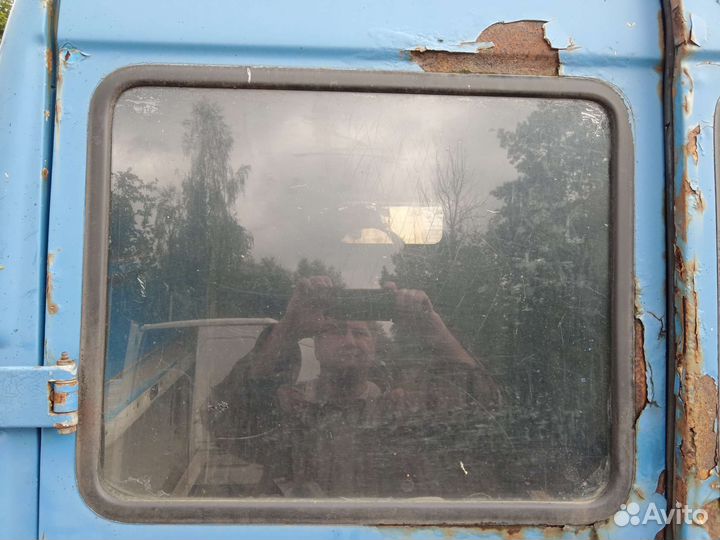 Стекло Мерседес