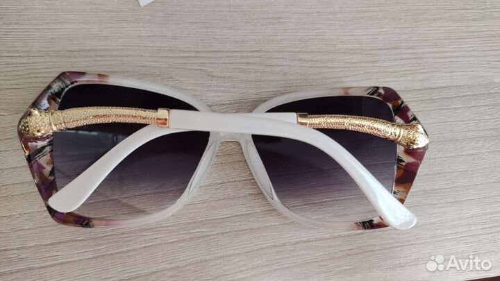 Солнцезащитные очки женские