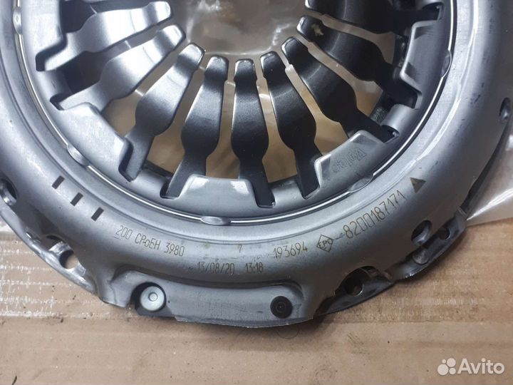 Диск сцепления и корзина новое на Рено Меган