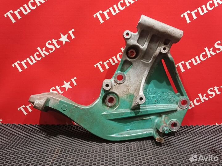 Кронштейн двигателя передний левый 2020г