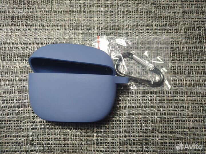 Чехлы силиконовые для телефона и наушников