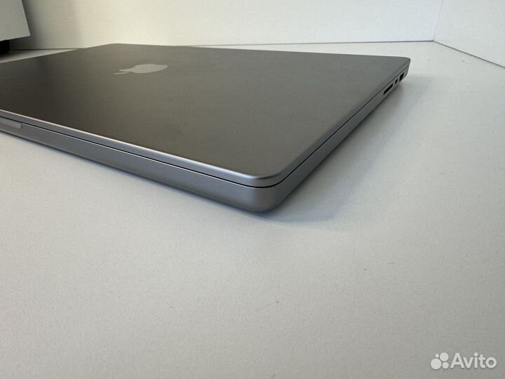 Macbook Pro 16 M1 Pro 32Gb 4TB