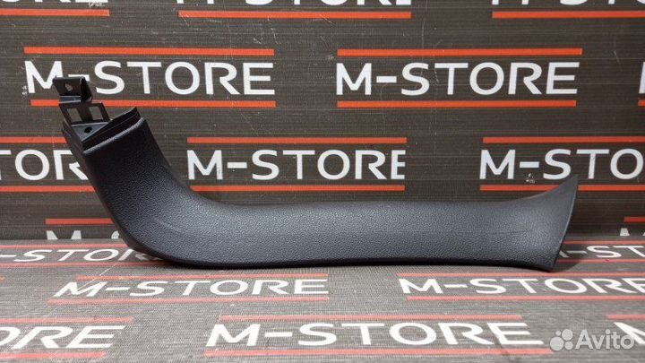 Обшивка двери багажника правая Audi Q7 4LB BHK