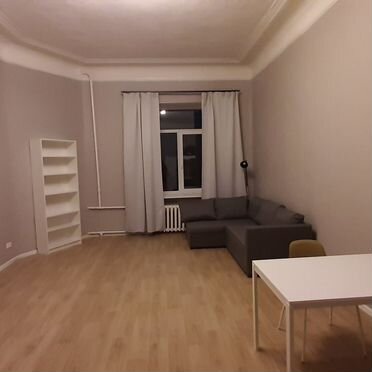 Комната 33 м² в 8-к., 5/5 эт.