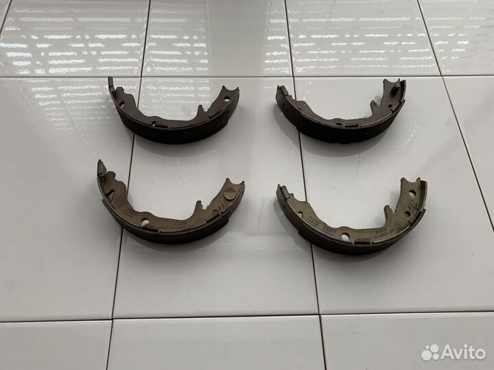 Колодки барабанные Mitsubishi Lancer Outlander Trw