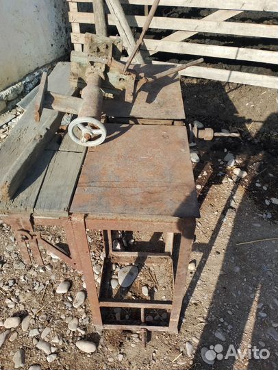 Прицеп самосвал на трактор, а также станок