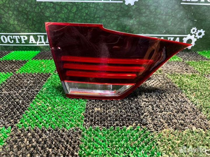 Фонарь в крышку багажника левый Lexus Ls 2012-2017