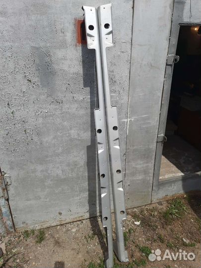 Накладки на пороги nissan March