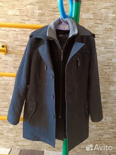 Пальто 122 р и ветровка 128р