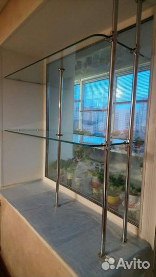 Полочки стеклянные для цветов (стеллаж) или бара