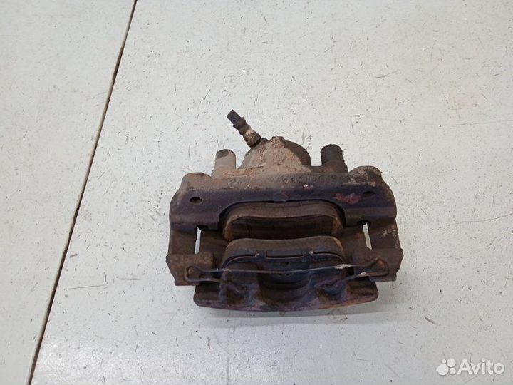 Суппорт передний левый Renault Fluence 1.6 2011