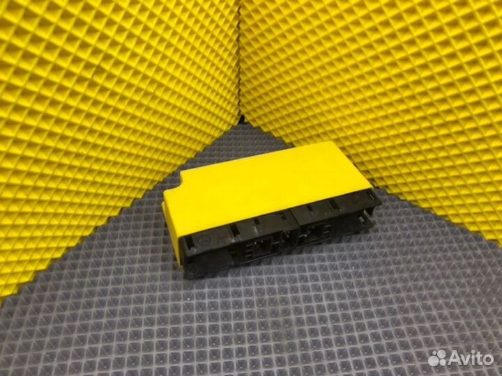 Блок комфорта Mercedes-Benz S124 M102.982 1989