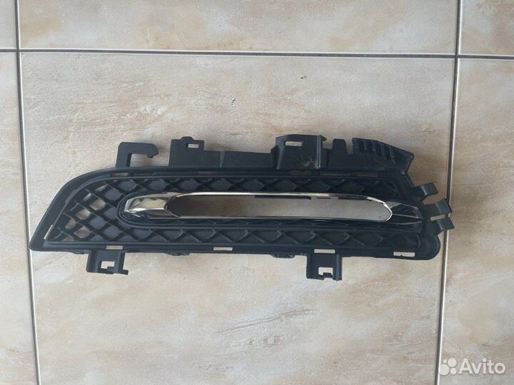 Решетка в бампер передняя левая Mercedes E Class W