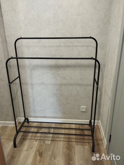 Вешалка для одежды напольная металлическая