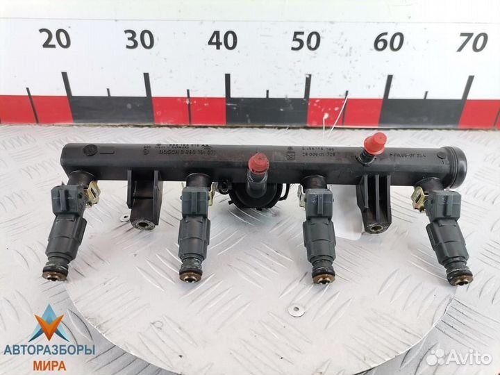 Топливная рампа Volkswagen Polo 3 2001 030906031J