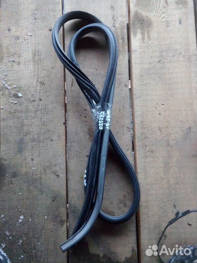 Уплотнитель дверного проема задний левый Chevrolet