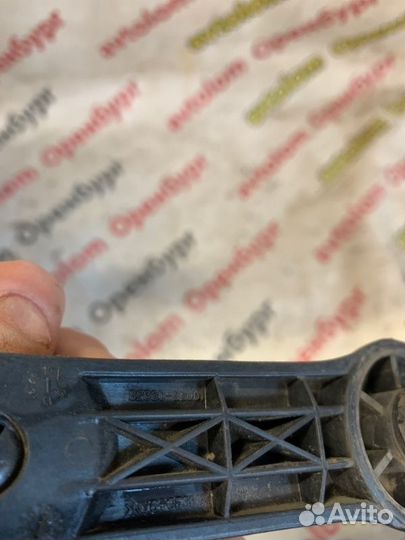 Ручка стеклоподъёмника Kia Rio 3