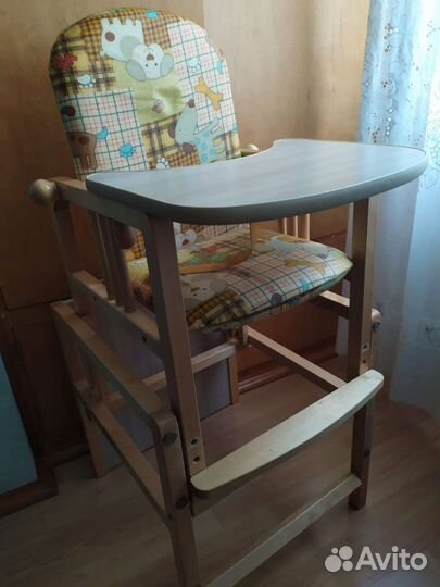 Стульчик и столик для кормления