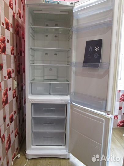 Холодильник Индезит B20FNF (No Frost)