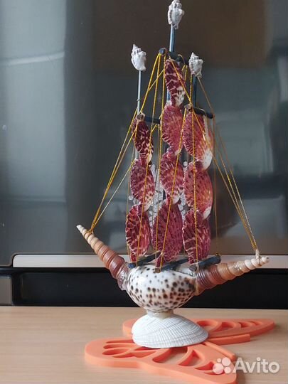 Парусник из морских ракушек