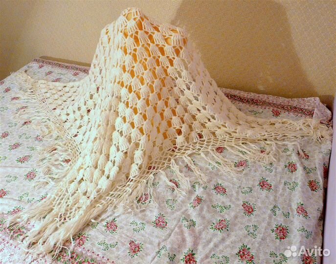 Шаль Шерстяная Ярко-Белая Треугольная 190 x 130 см