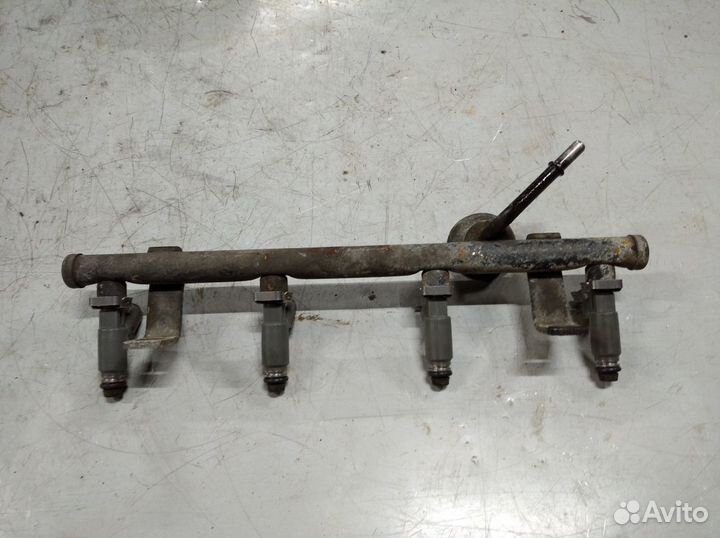 Рампа с форсунками Волга 31105 Крайслер