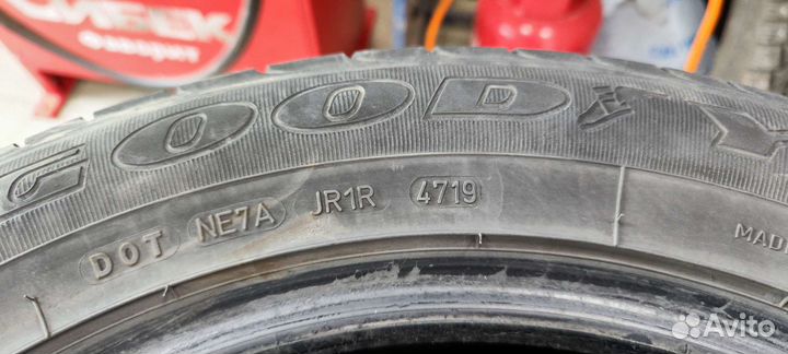Goodyear EfficientGrip 235/55 R17 99Y