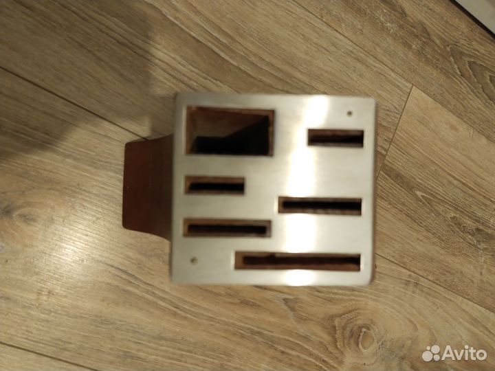 Подставка для ножей деревянная Hermann Miller