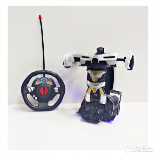 Робот на пульте управления