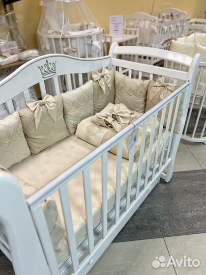 Кроватка детская с короной маятник и ящик