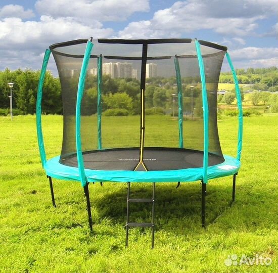 Батут с защитной сеткой