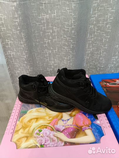 Кроссовоки утеплённые на 38-39