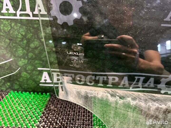 Стекло двери переднее правое Lexus Is 3 2013-2017