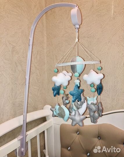 Мобиль на кроватку из фетра ручной работы