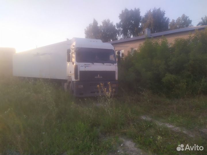 МАЗ 5440А5-370-031 с полуприцепом, 2012