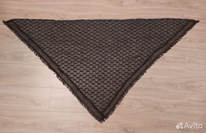 Платок, вышитый бисером (ручная работа)