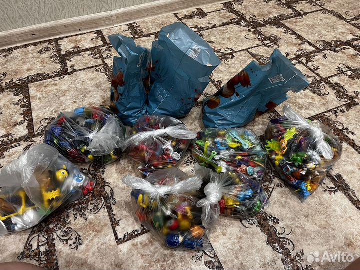 Игрушки из киндера пакетом. Есть коллекционные