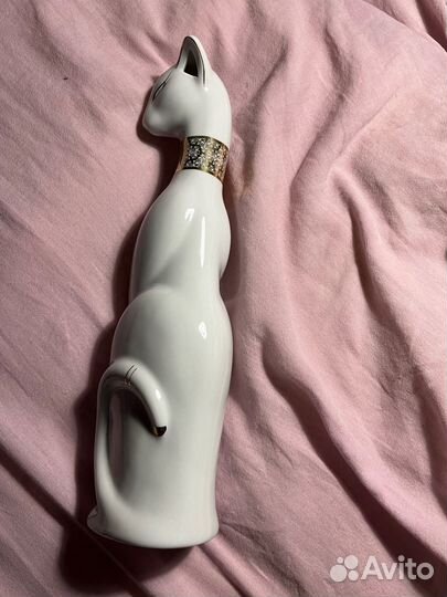 Статуэтка кошка