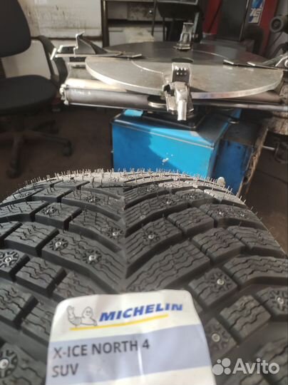 Michelin X-Ice North 4 SUV 275/45 R20 110T