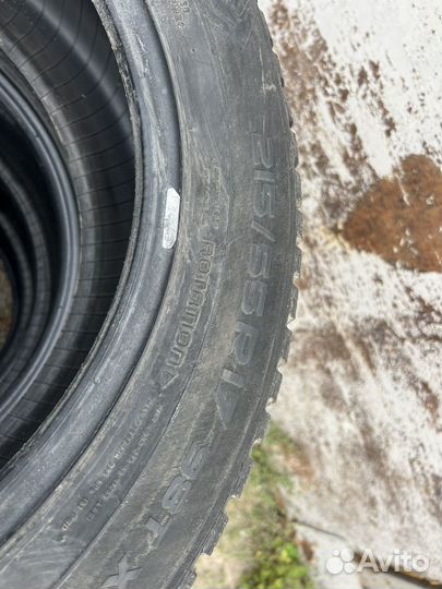 Nokian Tyres Hakkapeliitta 8 215/55 R17 19B