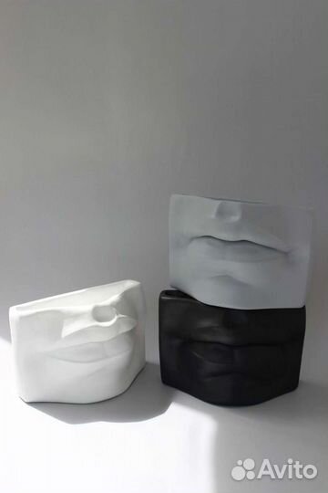 Кашпо из скульптурного гипса