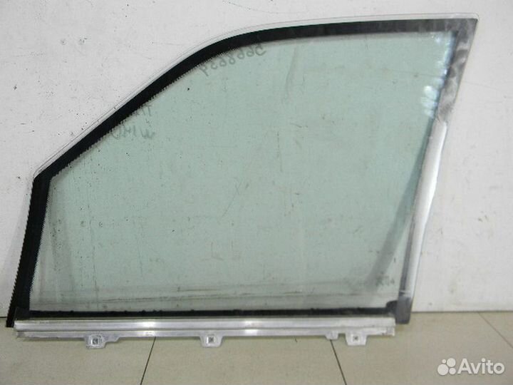 Стекло передней правой двери