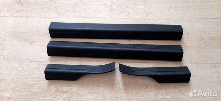 Накладка порога внутренняя Mercedes W204