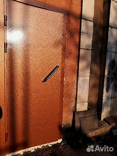 Входная металлическая дверь