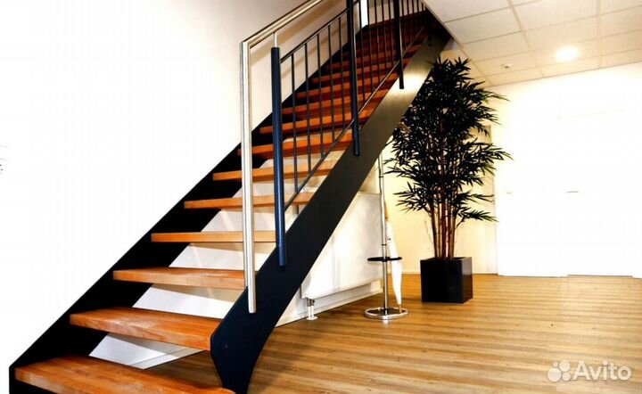 Каркас лестницы из металла