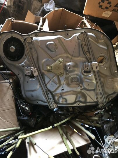 Стекло подъемник передний прав Kia Ceed ED 2011